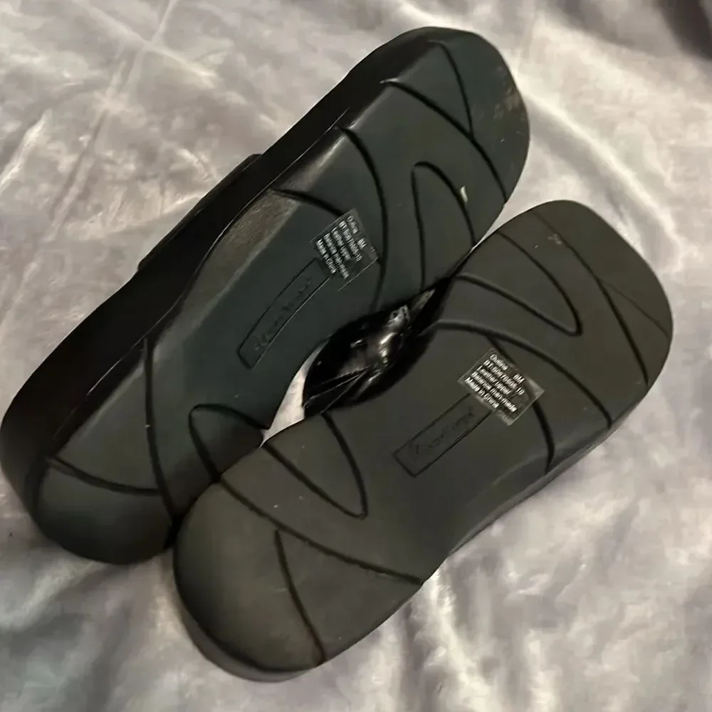 BareTraps Obvious Black Leather Thong Sandals